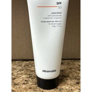 Minimalist Marula Oil 5% Face Moisturizer For Dry Skin SPF 50 50g Broad Spectrum